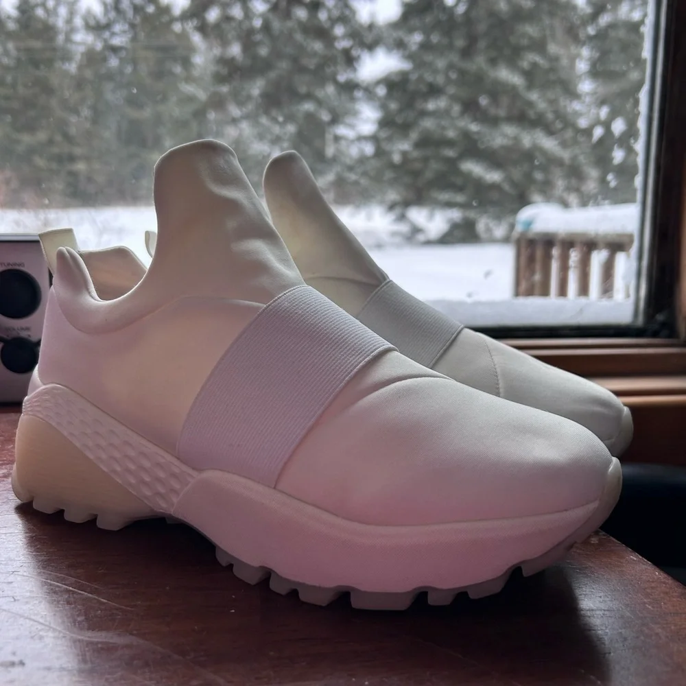 J/Slides White Slip-On Platform Sneakers | Size 8